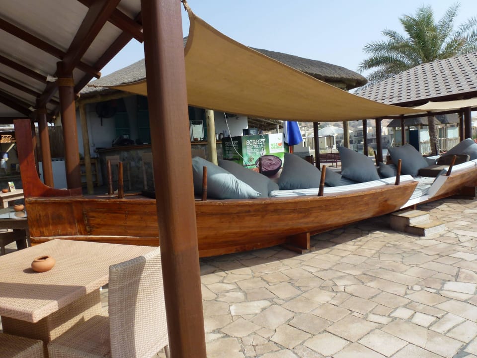 Strandbar  The Cove Rotana Resort