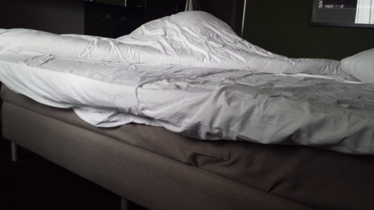 Frisch gemachtes bett Leonardo Hotel Amsterdam Rembrandtpark