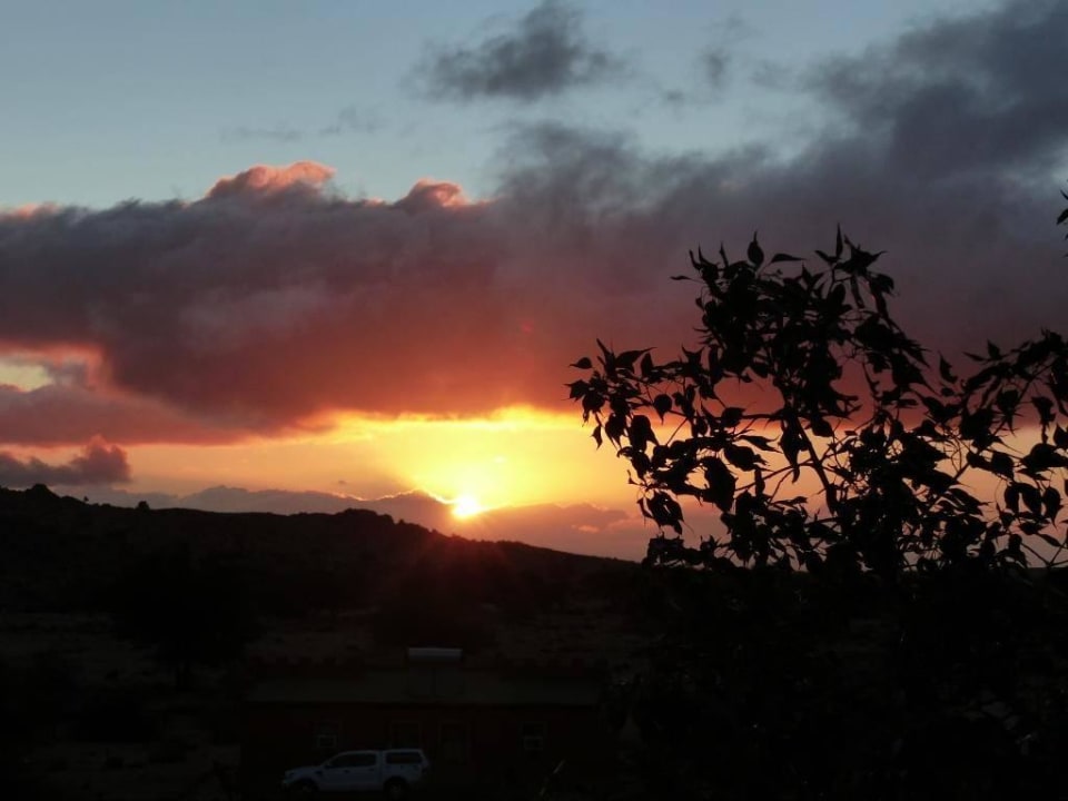 Sonnenuntergang von der Terrasse aus Klein-Aus Vista Desert Horse Inn