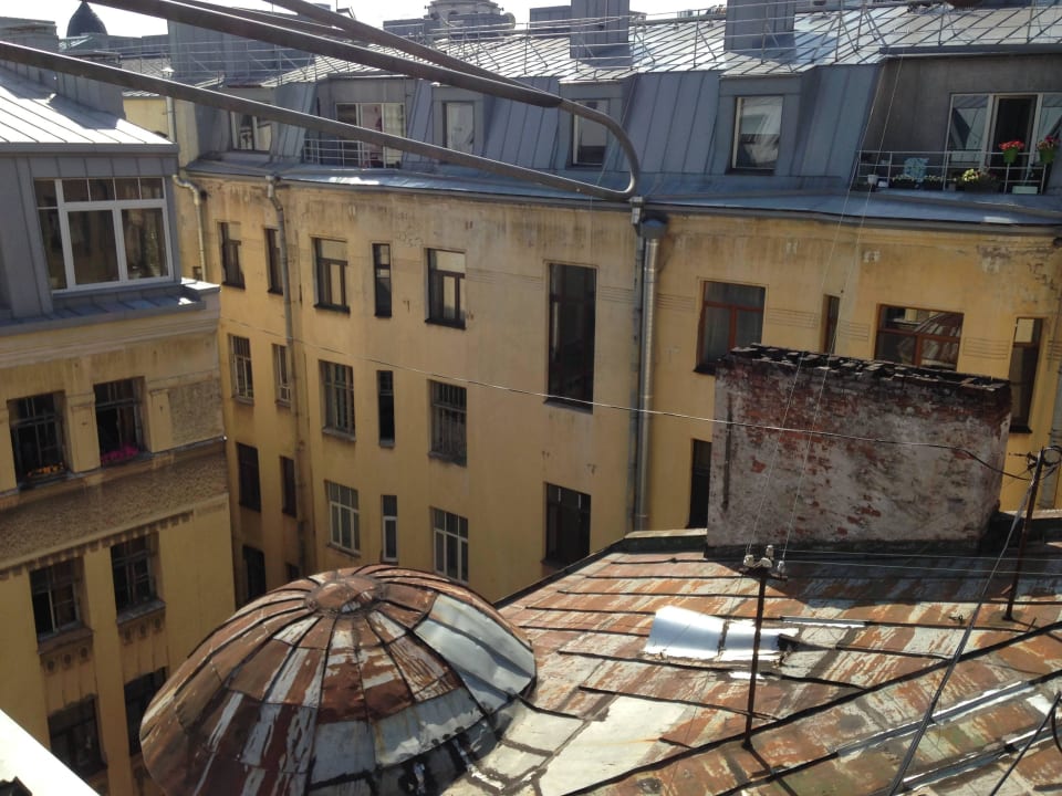 Вид из нашего номера SkyHotel