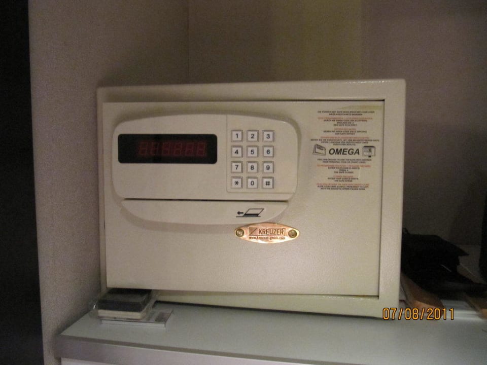 Safe im Kleiderschrank Hotel Am Konzerthaus - MGallery