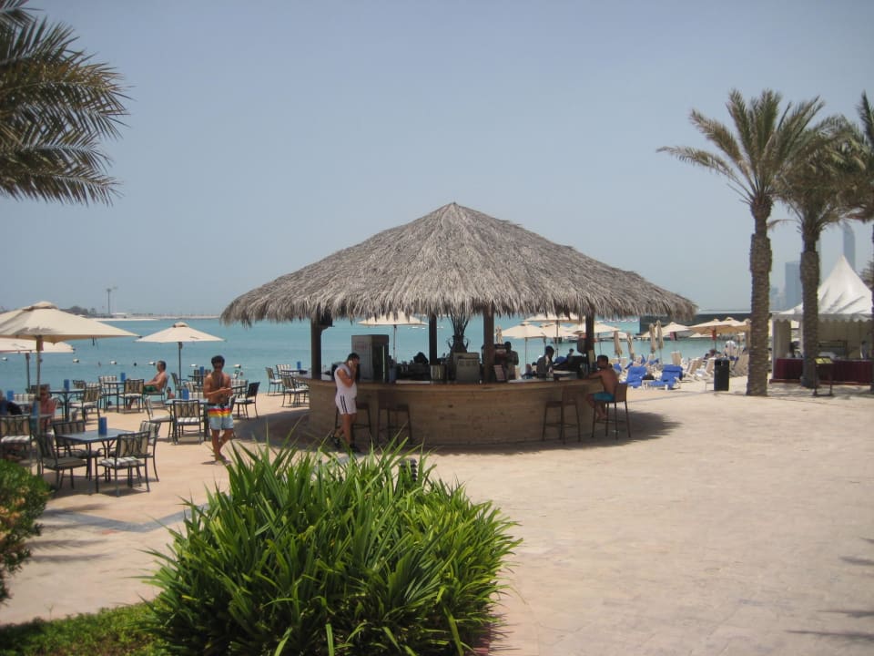 Bar Radisson Blu Hotel & Resort Abu Dhabi Corniche