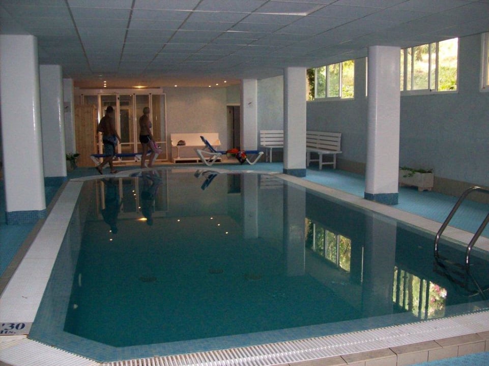 Das Hauseigene Hallenbad Aparthotel Houm Plaza Son Rigo