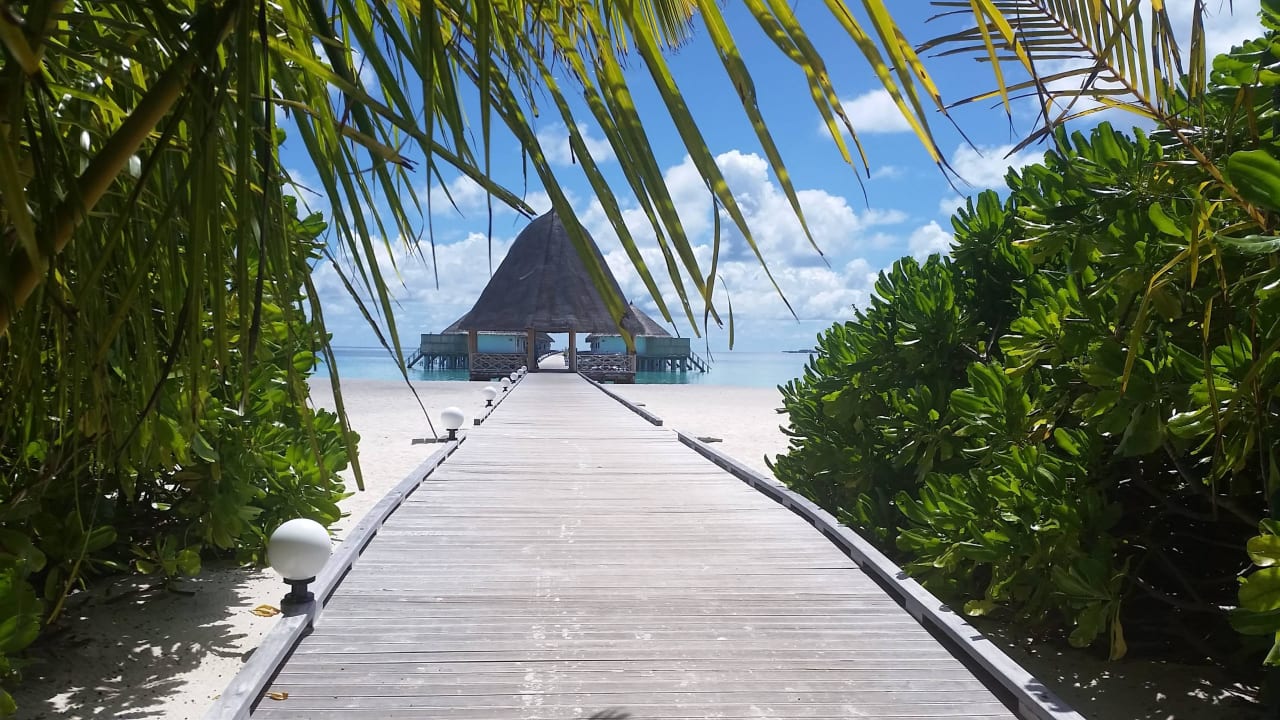 Blick zu den neuen WasserBungis Angaga Island Resort