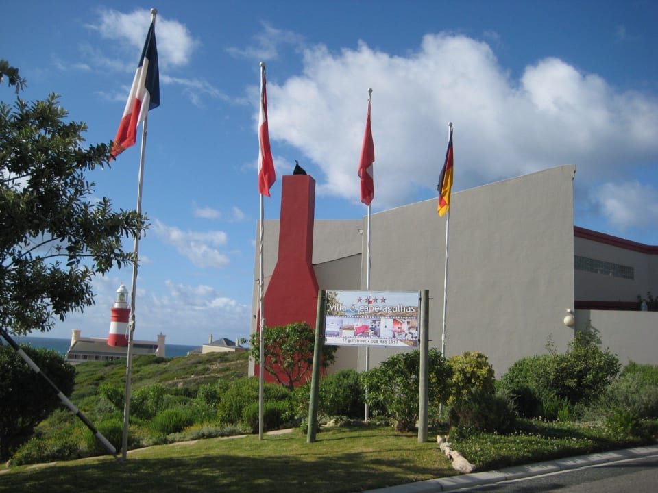 Außenansicht von der Zufahrtsstraße aus Guesthouse Villa Cape Agulhas