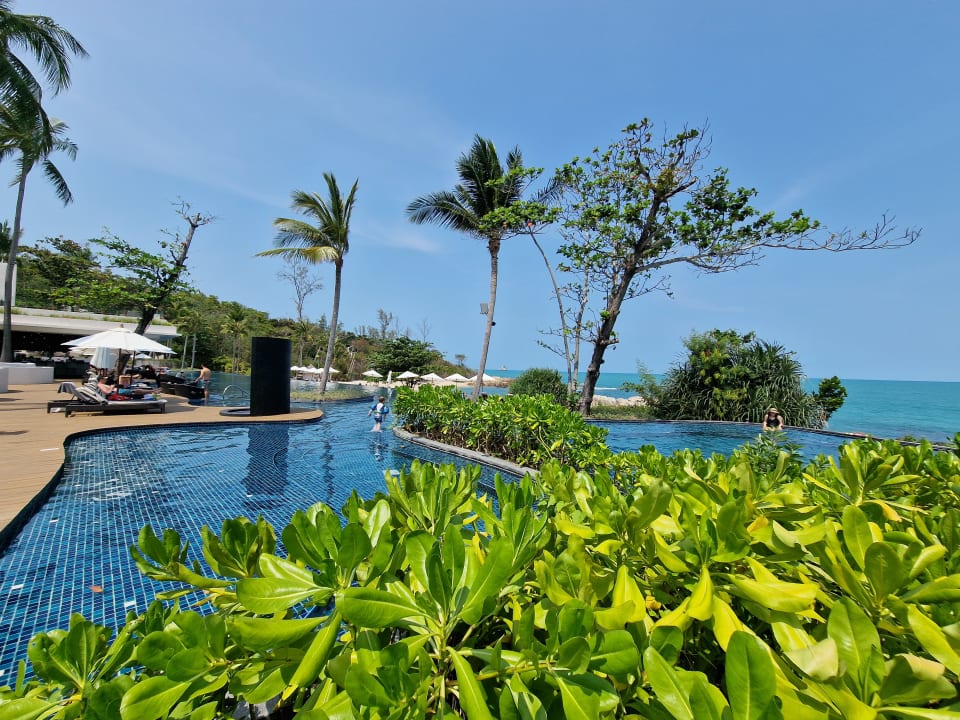 Pool The Ritz-Carlton, Koh Samui