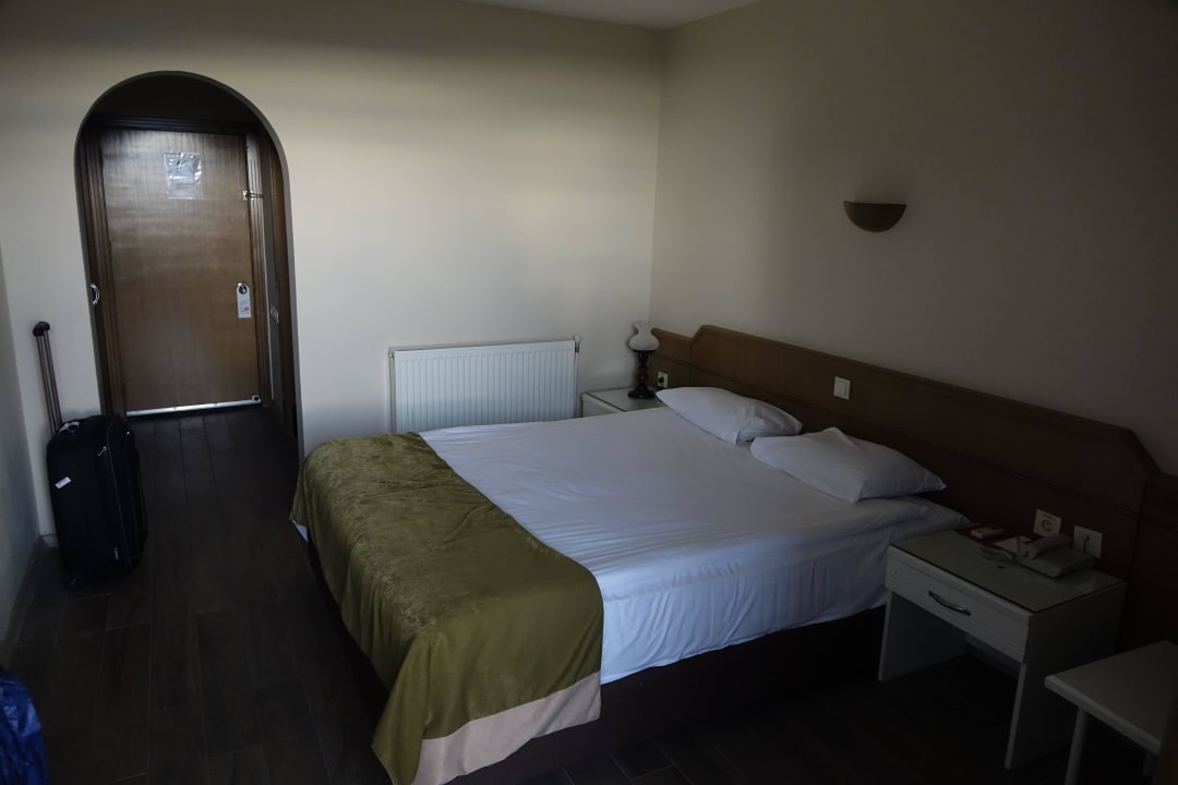 Betten mit Wandheizkörper Hitit Hotel