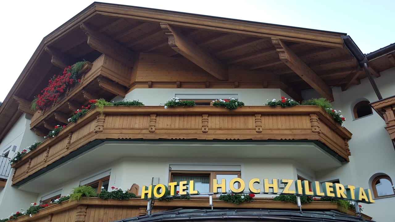 Außenansicht Kräuterhotel Hochzillertal