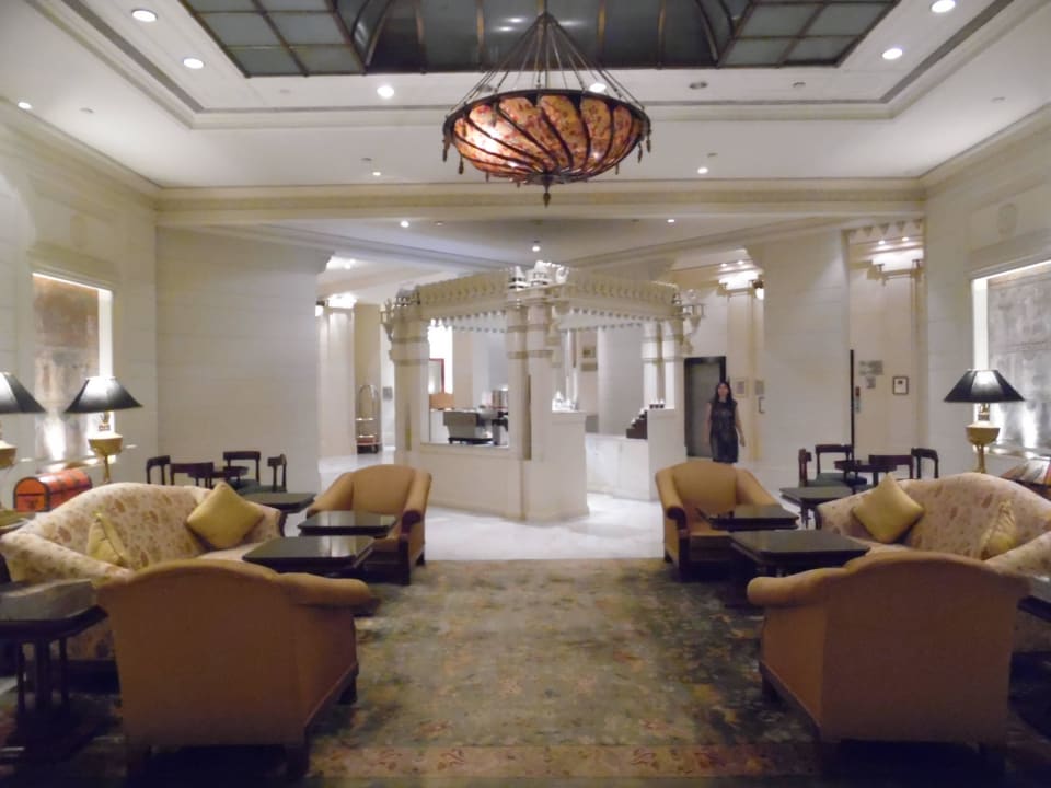 Sitzgelegenheiten in der Lobby-Halle Hotel ITC Kakatiya Hyderabad