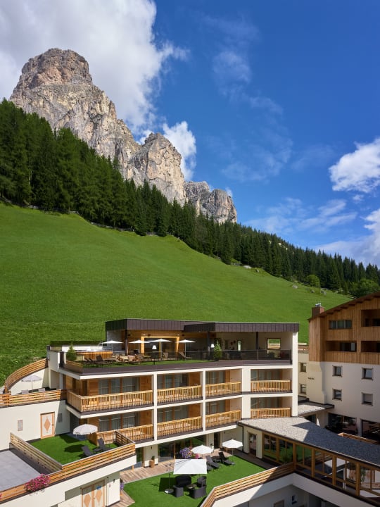 Außenansicht Hotel Sassongher