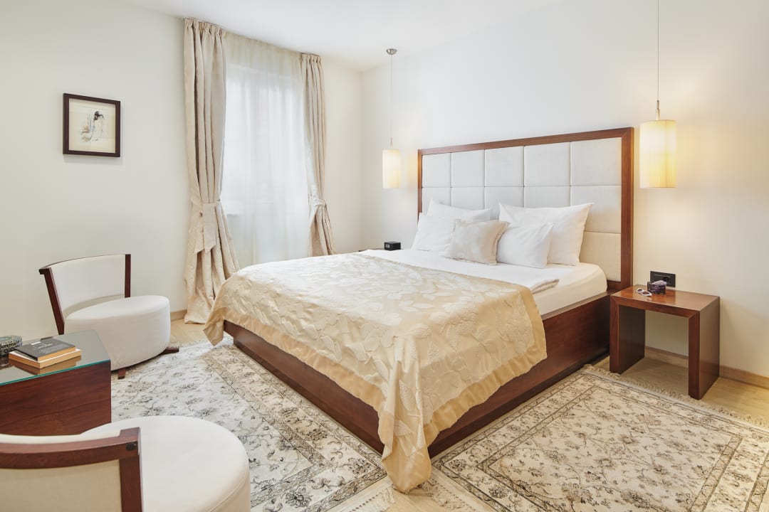 Zimmer Marmont Hotel