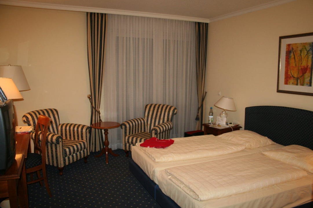 Zimmeransicht von der Tür Victor's Residenz Hotel Leipzig