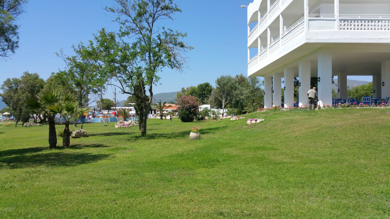 Garten Domes Aulūs Zante, Autograph Collection