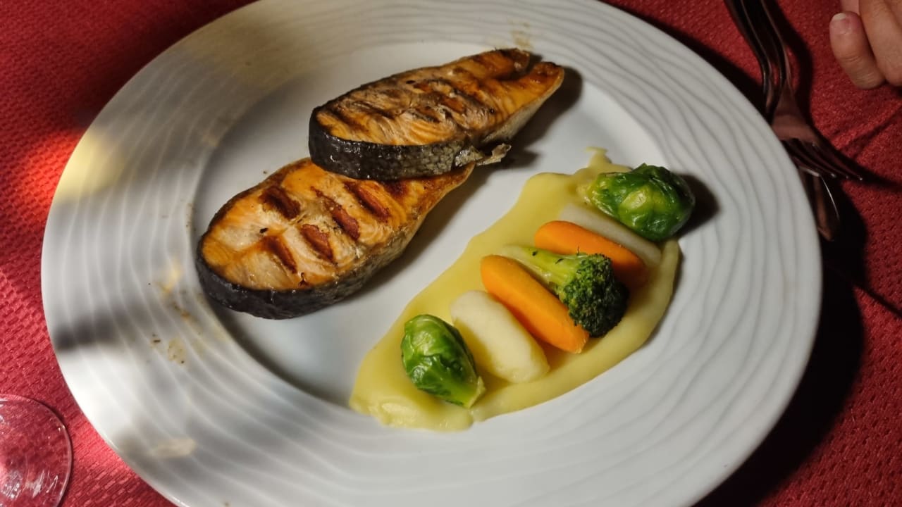 Gastro Saturn Palace Resort Hotel