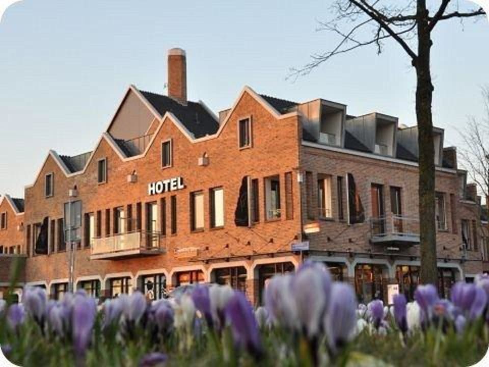 Hotelgevel Hotel De Schout