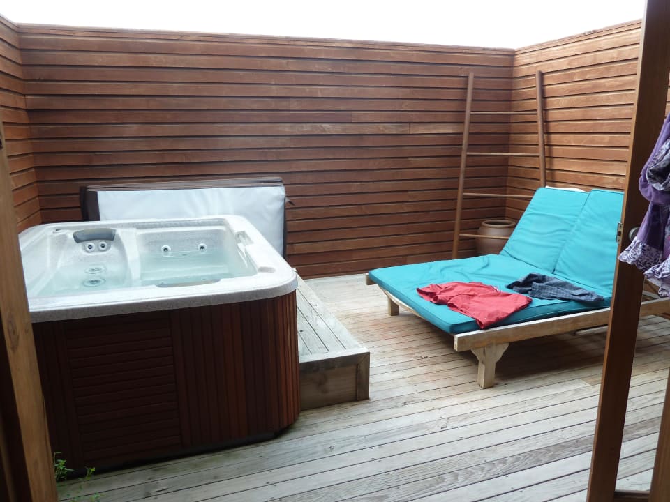 Jacuzzi Water Villa Meeru Maldives Resort Island