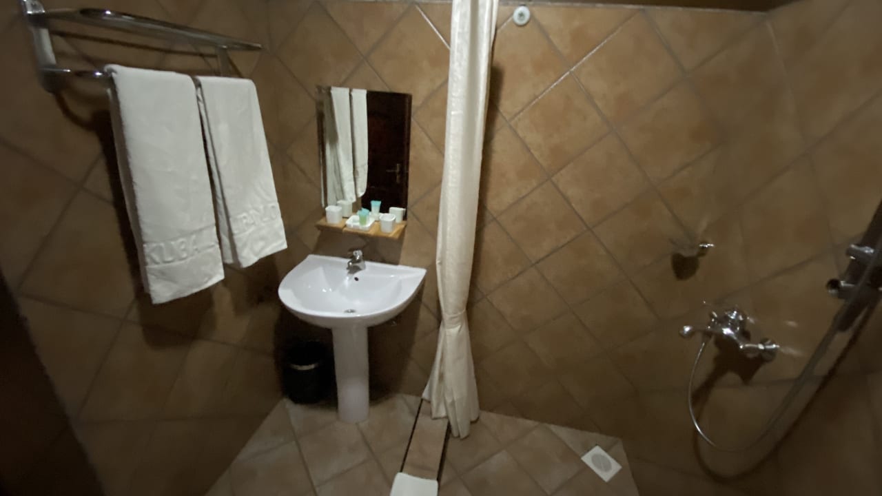 Zimmer Pakuba Safari Lodge