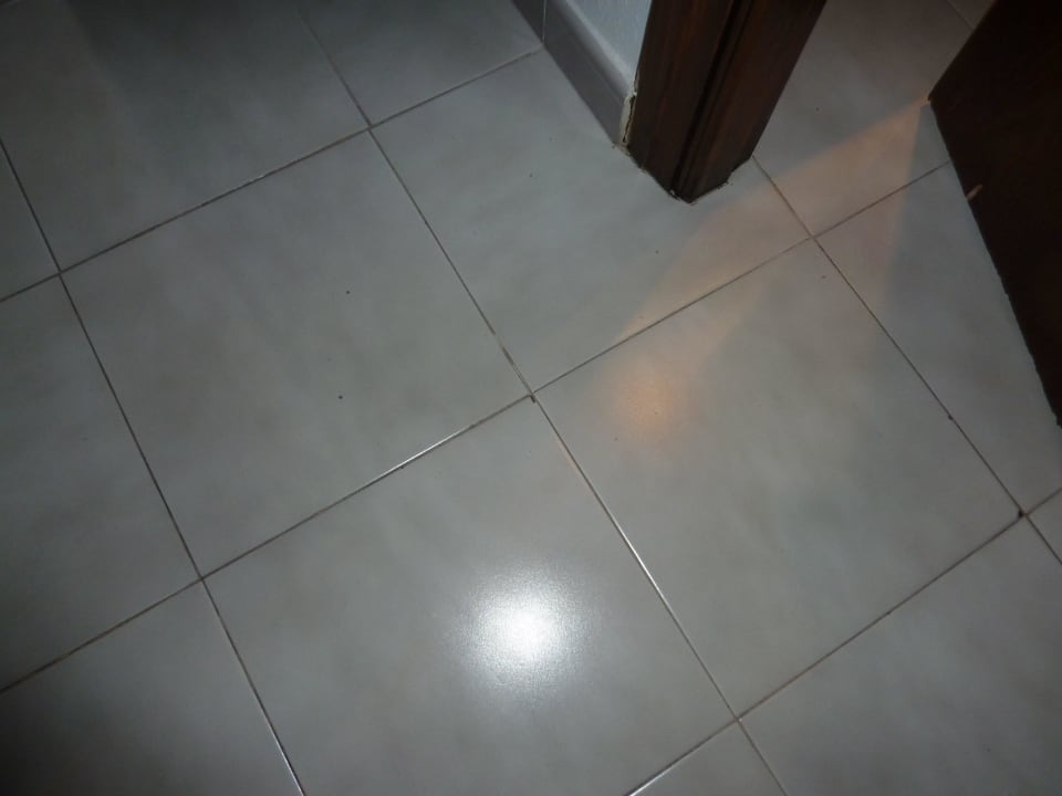 Defekte Fliesen VIVA Eden Lago