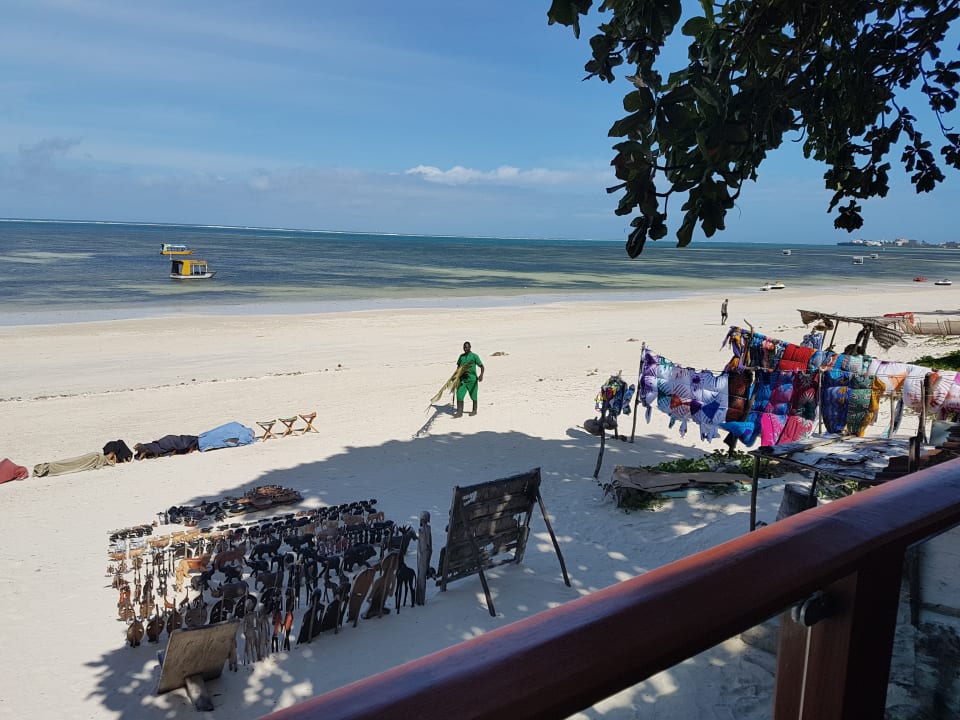 Strand Travellers Beach Hotel & Club