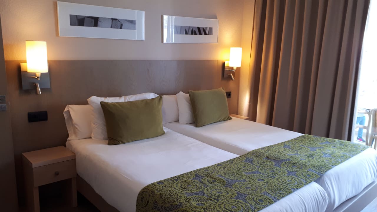 Zimmer Aparthotel Marins Playa