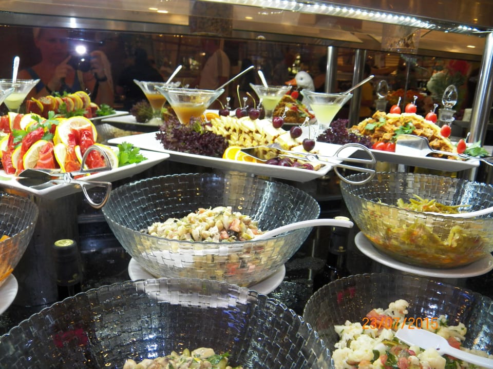 Main Restaurant VONRESORT Golden Coast