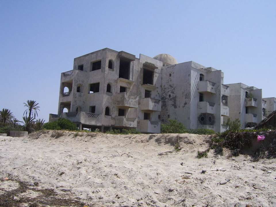 Zerfallendes Nachbarhotel Alassio Hotel and Thalasso