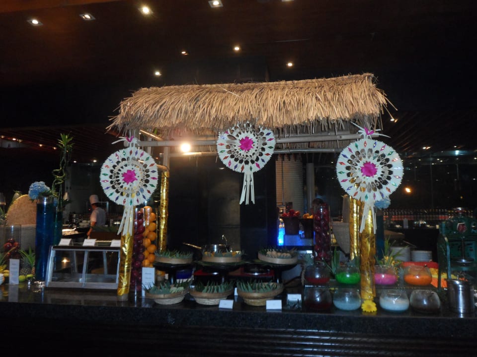 Dessertbuffet  The Laguna A Luxury Collection Resort & Spa