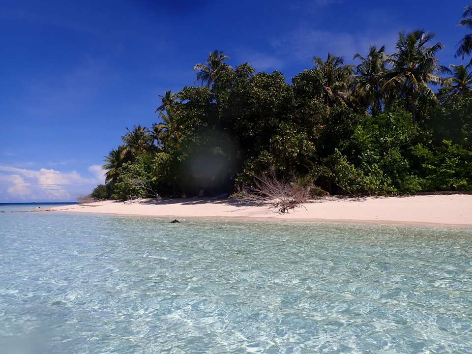 Strand Embudu Village