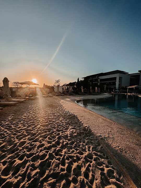 Pool Anda Barut Collection