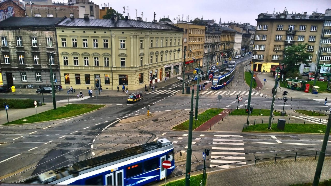 Ausblick auf den belebten Platz Hotel Globus