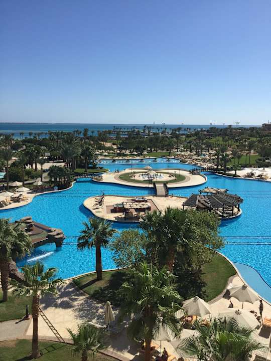 Poolblick Steigenberger ALDAU Beach Hotel
