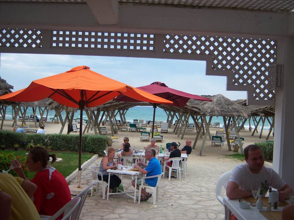 Essen am Strand The Orangers Beach Resort and Bungalows