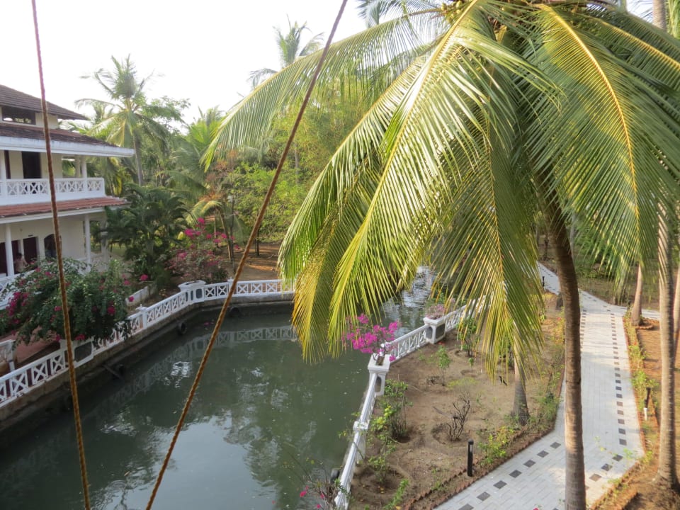 Durchwegs viel Wasser Hotel Rajah Island Resort