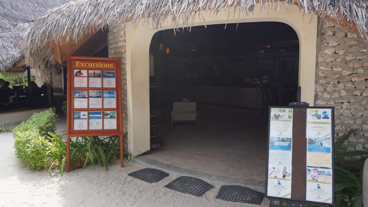 Lobby Kuredu Island Resort & Spa