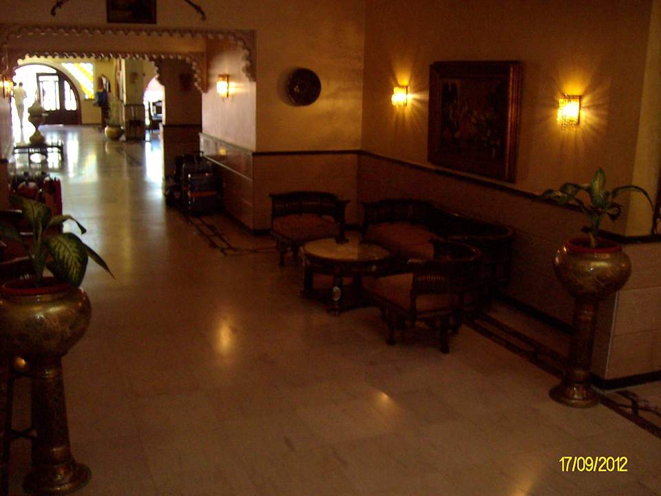 Weg vom Zimmer zur Rezeption Pickalbatros Alf Leila Wa Leila Resort - Neverland Hurghada