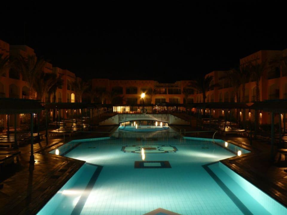 Pool bei Nacht Bel Air Azur Resort - Adults only