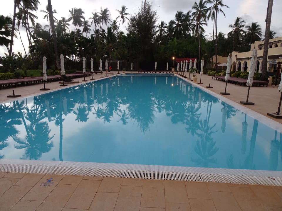 Pool TUI Blue Bahari Zanzibar