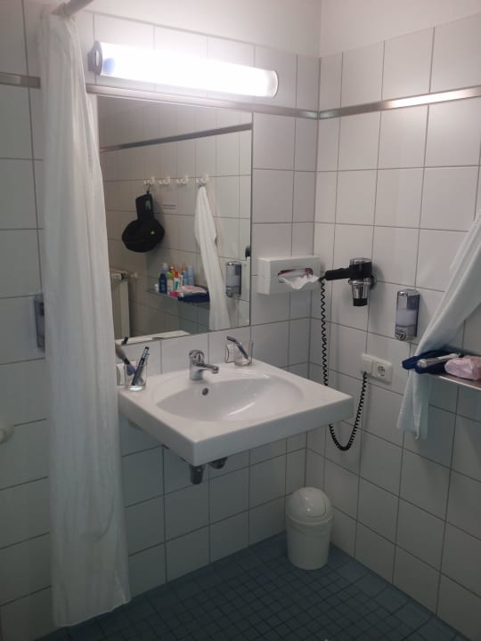 Bad Hotel INNdependence