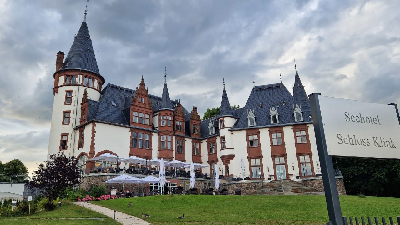 Außenansicht Seehotel Schloss Klink