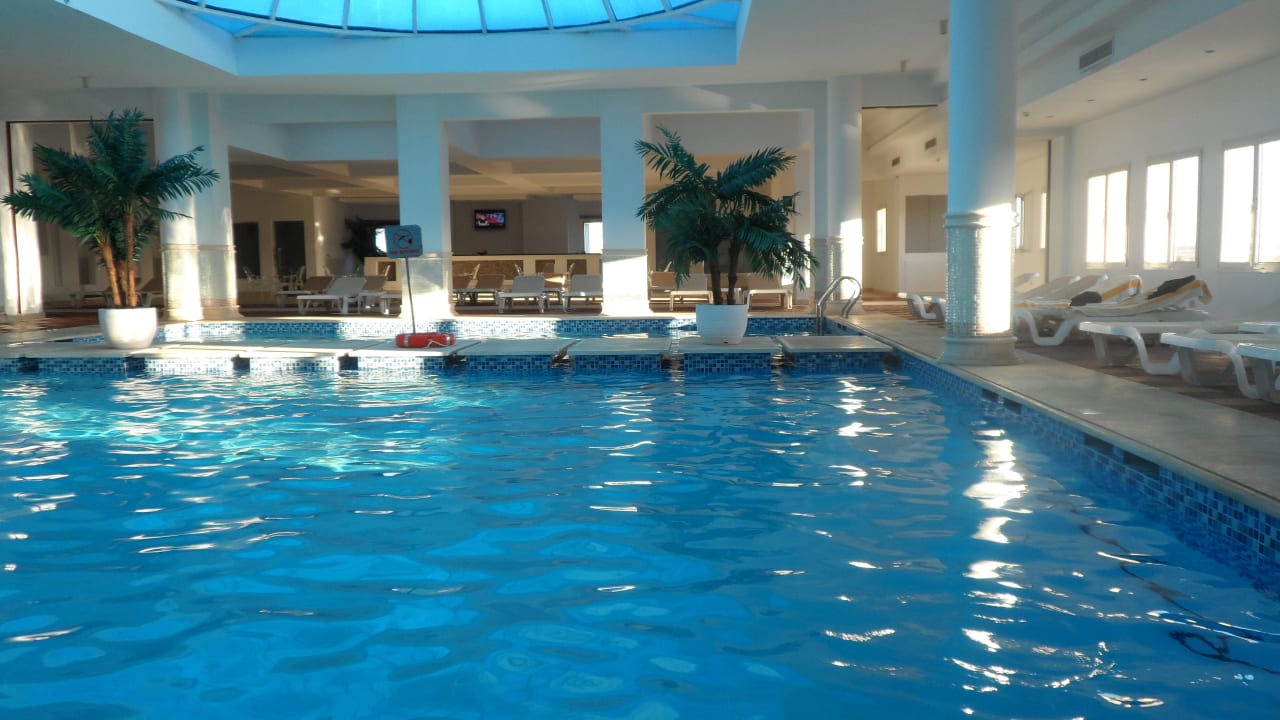 Sky Bar mit beheiten 30 grad Pool Premier Le Reve Hotel & Spa