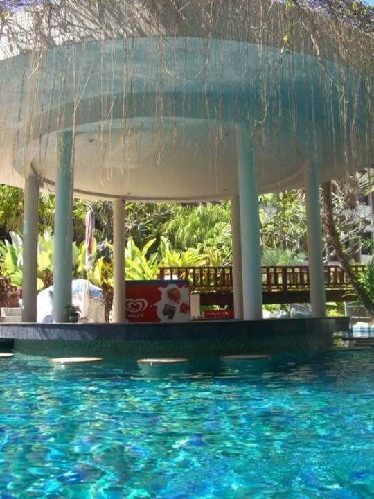 Poolbar Kata Palm Resort & Spa