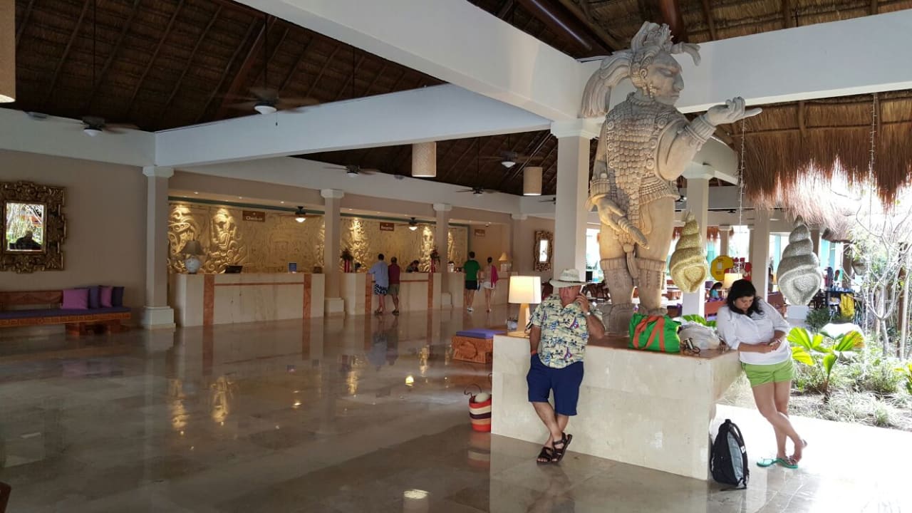 Lobby Iberostar Waves Tucan