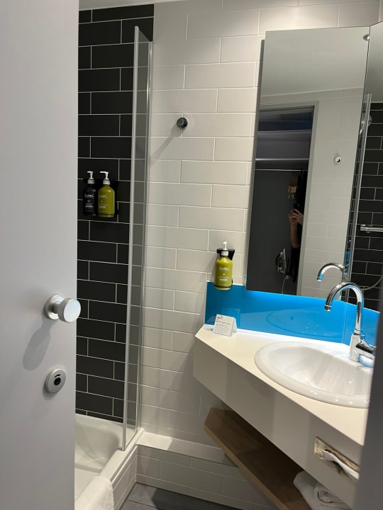 Zimmer Holiday Inn Express Frankfurt - Airport