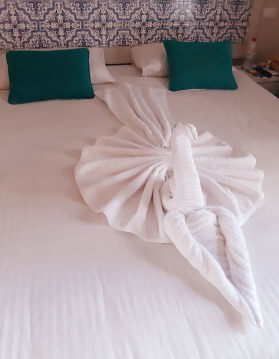 Zimmer Lotus Bay Beach Resort