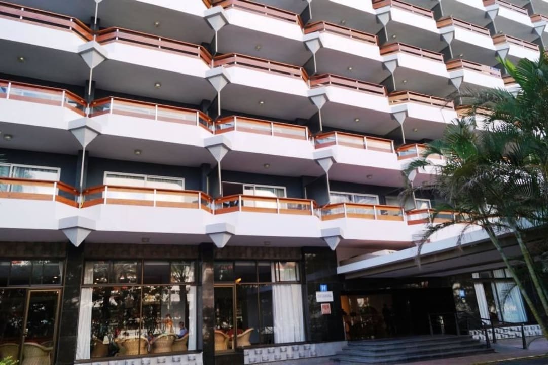 Eingang Bull Escorial & Spa