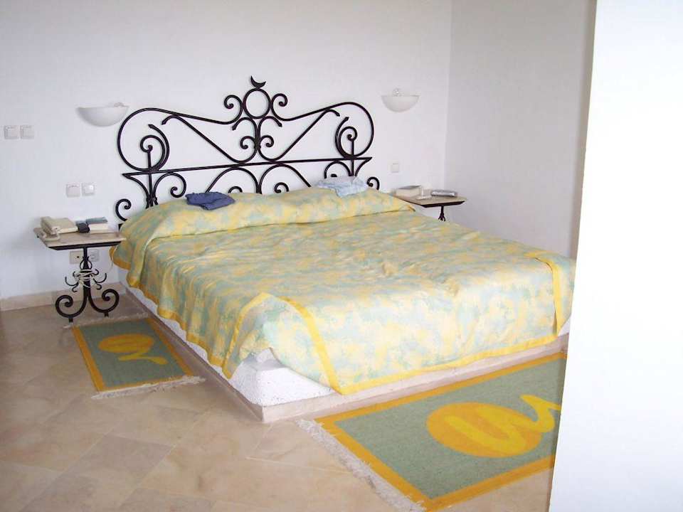 Doppelbett im Zimmer Alassio Hotel and Thalasso