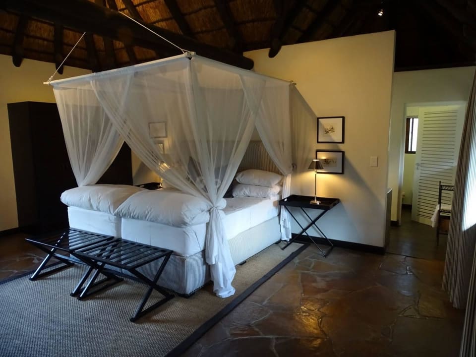 Auch am Abend toll Hotel Mushara Lodge