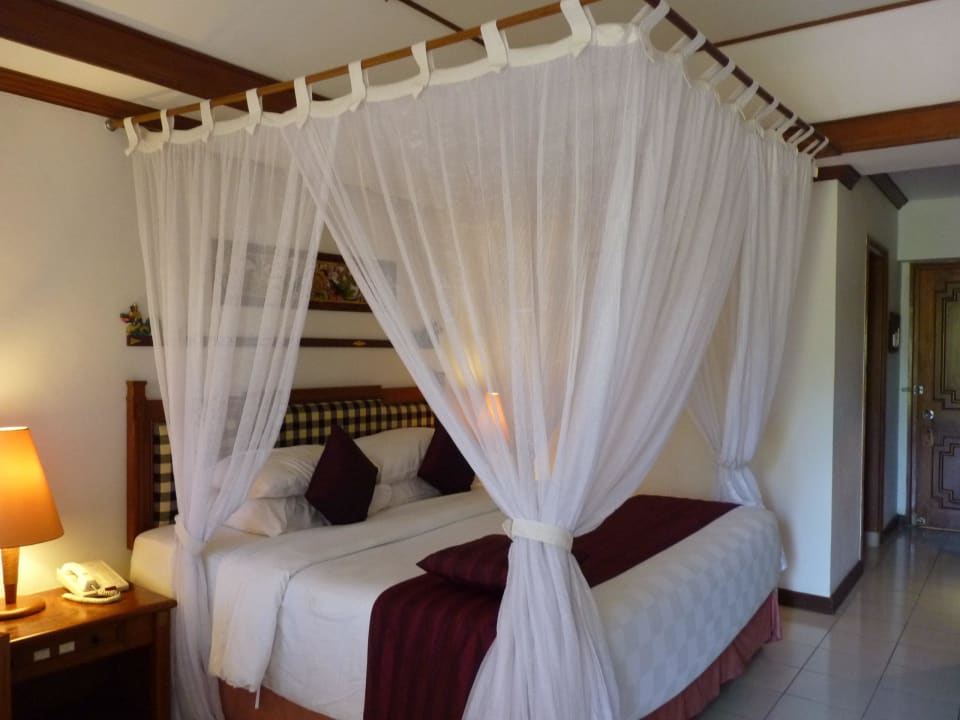 Geräumiges Zimmer Ramayana Candidasa Beach Resort