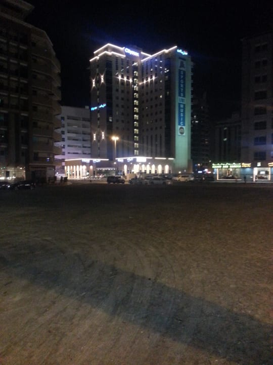 Von Richtung Mall Citymax Hotel Al Barsha