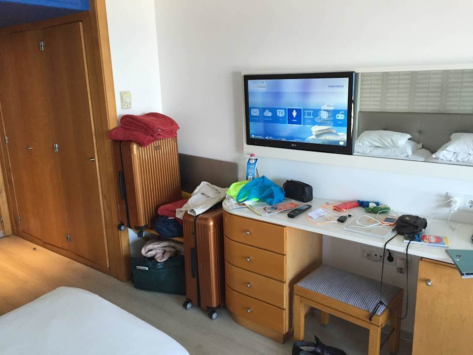 Zimmer 820 Schreibtisch The Views Monumental (Im Umbau/Renovierung)